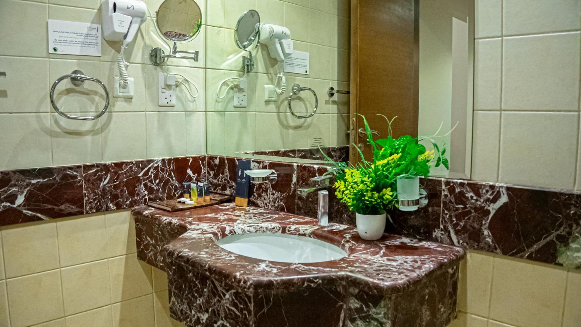 Rabwat Al Safwah Golden Hotel 메디나 외부 사진